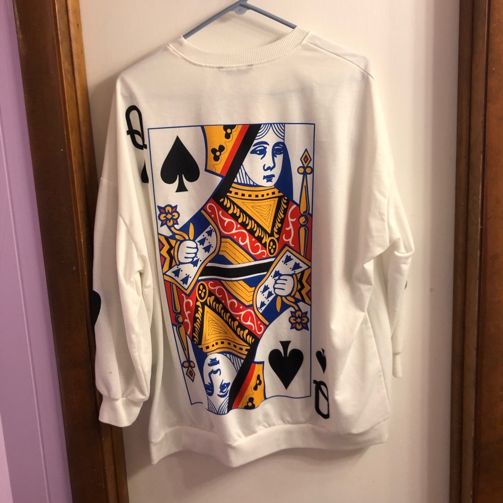 Queens long sleeve graphic tee